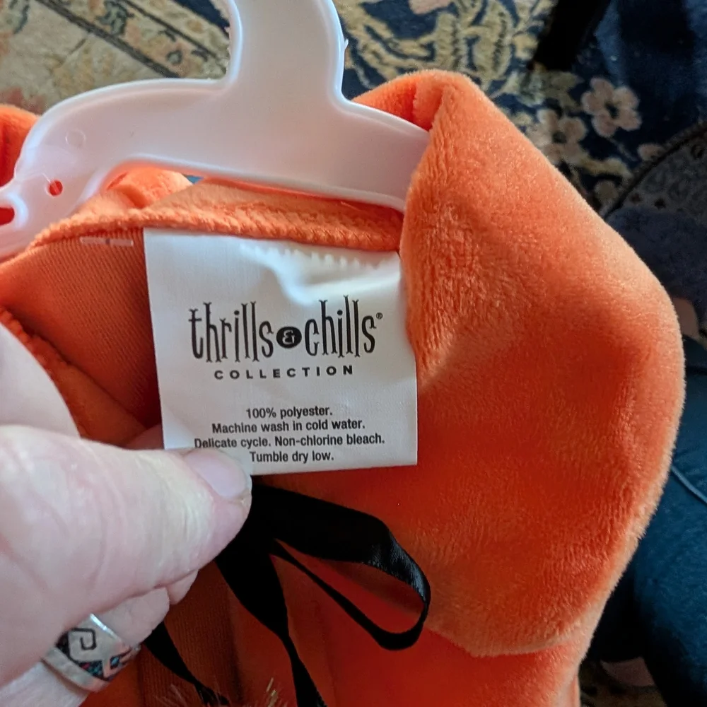 thrills & chills Glow-in-the-Dark Cat Harness & Orange Halloween Cat Shirt Set